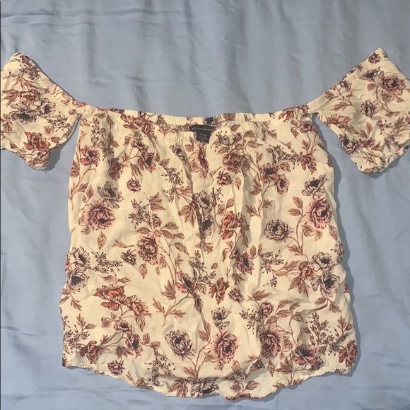 American Eagle Outfitters Tops - floral American Eagle blouse